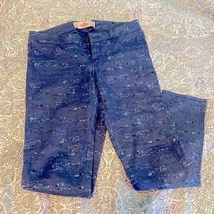 Blue patterned low rise Hollister Jeggings size 1 w 25